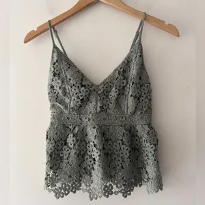 Abercrombie‎ & Fitch Sage Green Floral Lace Cami Peplum Top Y2K thumbnail 2