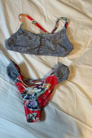 Billabong Swim Suit thumbnail 1