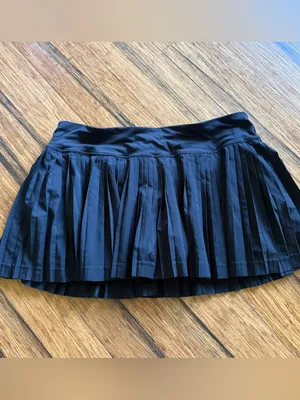 Lululemon Black Pleated Skirt Size 10 thumbnail 2
