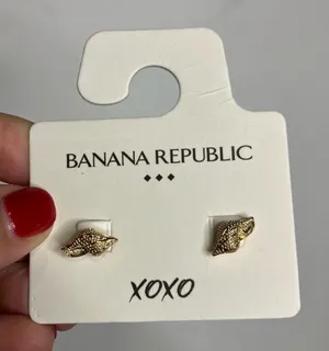 Banana Republic factory seashell stud earrings gold women’s new in‎ package thumbnail 1