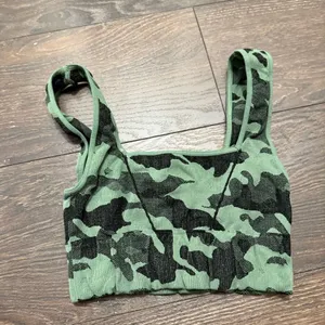 Free People Movement Women’s XS Small Green Camo Crop Top Sports Bra thumbnail 3