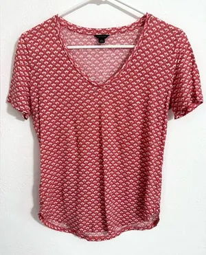 Ann Taylor red and white 100% linen floral motif short sleeve tee, size XS thumbnail 1
