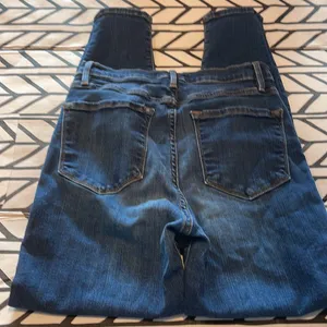 FRAME denim Ali High Rise Cigarette in size 27 thumbnail 5