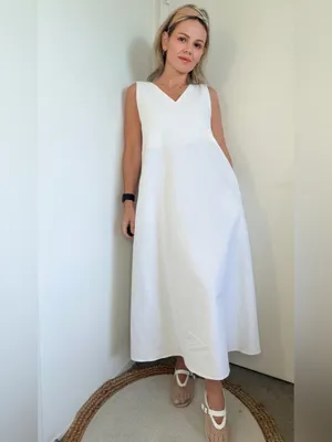 Almina Concept Sleeveless V-Neck Maxi Dress in White thumbnail 2