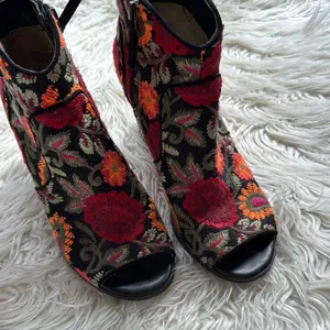 Crown Vintage Frankie Embroidered Floral Peep Toe Ankle Boots thumbnail 5