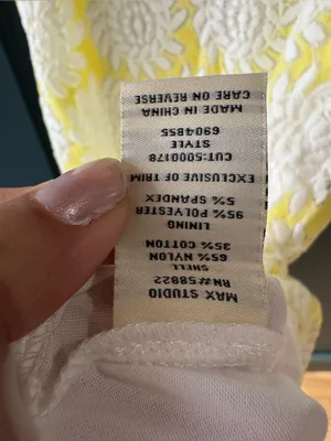 Max Studio SZ XS White/Lemon Yellow Lacy Floral Overlay Sleeveless Shift Dress thumbnail 4