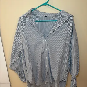Striped Blue and White Button thumbnail 1