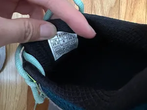 ASICS Women's size 8 in black and teal thumbnail 4