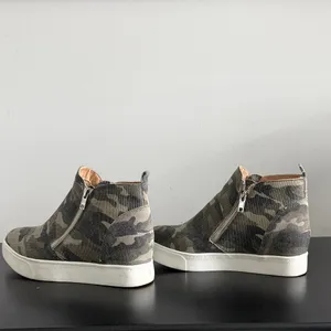 Soda Beige and Blue‎ Striped Wedge Sneaker Bootie Sz 6.5 thumbnail 5