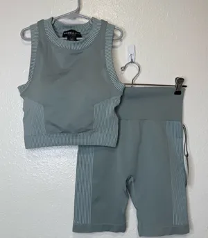 Bailey/44 Sport Set Grey Ribbed Cropped Tank and Matching Bike Shorts Size Small thumbnail 1