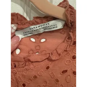 Zara Woman Premium Denim Collection Eyelet Blouse Terracotta Coral Ruffle Neck M thumbnail 2