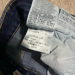 Levi’s 711 Skinny Women’s Jeans Size W26 L28 thumbnail 4