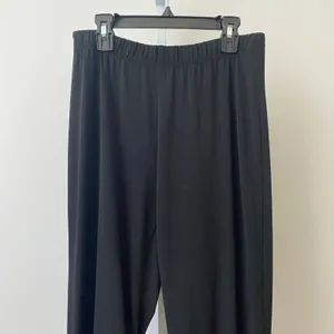 Rezrekshn Size M Black Straight Leg Pants Elastic‎ Waist Stretch Minimalist Chic thumbnail 2