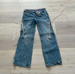 Edikted Low-Rise Jeans thumbnail 1