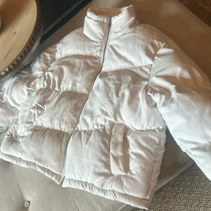 Native Youth White Cropped Puffer Jacket Size Large thumbnail 4