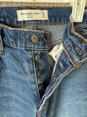 Abercrombie The Dad High-Rise Jeans thumbnail 3