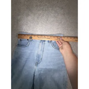 Abercrombie & Fitch 90s Slim Straight Ultra High Rise Light Washed Jeans 27/4 thumbnail 7