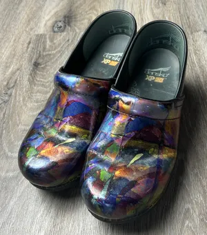 Dansko Pro XP 2.0 Patent Leather Clogs Size 40 (US 9.5-10) thumbnail 1