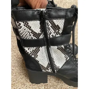 Boohoo Platform Combat Boots Lace Up Snake Print Sz 8 Steampunk Goth Whimsigoth thumbnail 11
