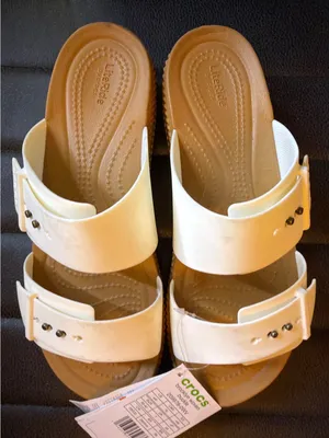 Crocs Women's Brooklyn Woven Buckle Platform Sandals thumbnail 1