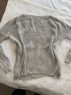 Brandy Melville Sweater thumbnail 2