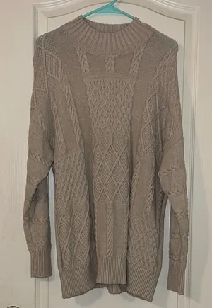 Chunky‎ Knit Sweater in Taupe woman’s L Long thumbnail 1
