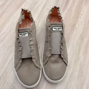 Kate Spade Lance Sneakers Womens 9M Taupe Excellent Ruffle Suede Slip On Shoes thumbnail 3