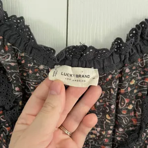 Lucky Brand Printed Button Front Peasant Top in Raven Multi thumbnail 5