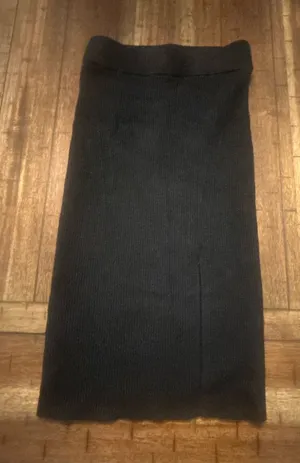 Abercrombie & Fitch woman’s black ribbed skirt size XS thumbnail 1