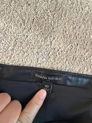 Banana Republic Black Faux Leather Corset Top – Size 10 thumbnail 4