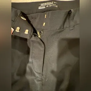 Nike Women’s Athletic Golf Shorts in‎ Black with Yellow Highlights Size 8 thumbnail 3
