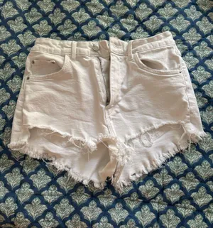 Zara white denim shorts  thumbnail 1
