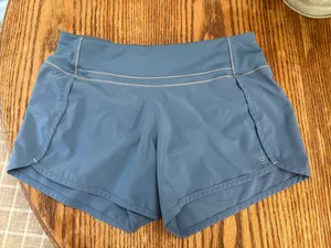 Ladies Sz med active wear shorts thumbnail 1