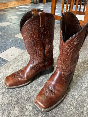 Womens Ariat Square Toe boots thumbnail 2