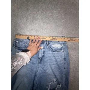 American Eagle Women's Size 12 Long Ripped Distressed Light Wash Comfort Stretch thumbnail 8