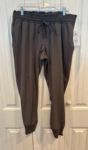 Time And Tru Gray Pants Maternity Pants Size‎ Small thumbnail 1
