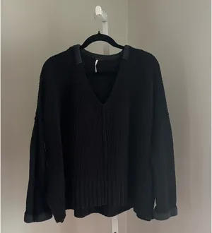 Free People Black Take Over Me Cozy Black Oversized V-Neck Sweater Size Small thumbnail 2
