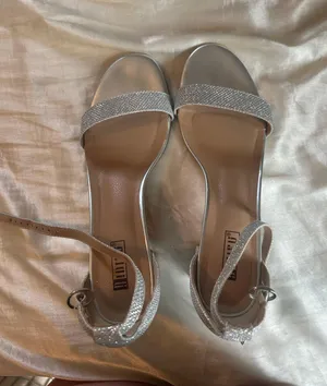 Silver Heels Size 8.5 thumbnail 3