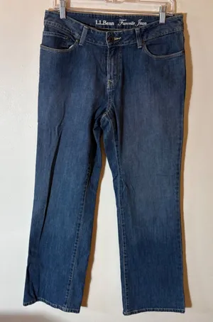 L.L. Bean‎ Favorite Jean Straight Leg Medium Wash Blue Denim Size 10 thumbnail 1
