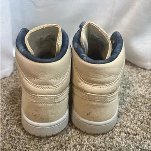 Women’s Air Jordan mid 1 se Sand drift Sneakers Shoes Basketball Nike Size 9 GUC thumbnail 2