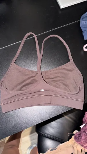 Lululemon Sports Bra Y Flow Back thumbnail 2