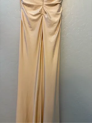 La Femme champagne sleeveless v-neck ruched dress with slit size 6 thumbnail 16