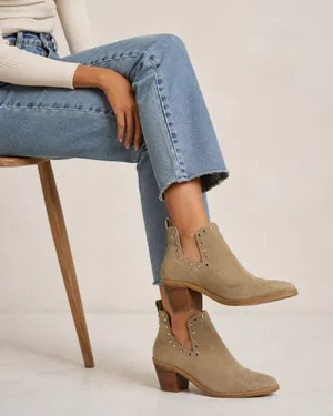 Rebecca Minkoff Tan Suede Leather Studded D’orsay Ankle Boots Womens 6 Booties thumbnail 1