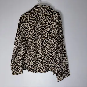 Loft Sleepwear XL 2 Piece Long Pajama Set Satin Notch Collar‎ Leopard Print thumbnail 3