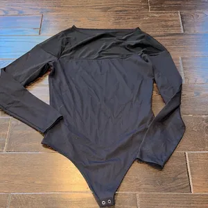Abercrombie & Fitch Long Sleeve bodysuit Top size medium thumbnail 1