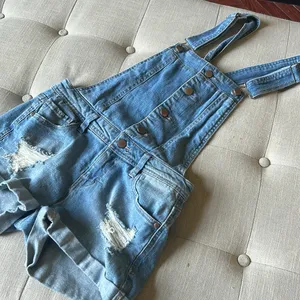 Tinseltown Light Wash Distressed Denim Overall Shorts‎ Size XS thumbnail 3