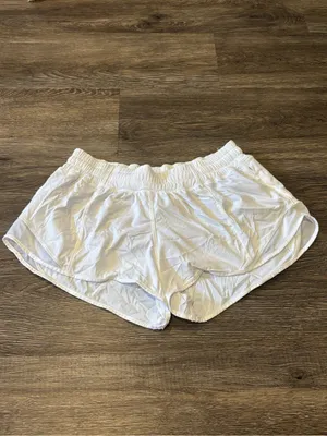 Lululemon Hotty Hot Low Rise Lined Short 2.5” thumbnail 7