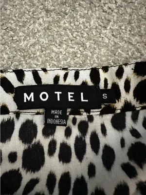Motel Rocks Midi Skirt Leopard Print with Leg Slit thumbnail 2