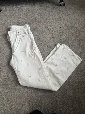 Abercrombie High-Rise Jeans thumbnail 2