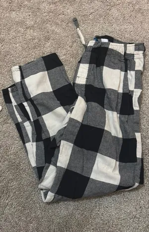 Old Navy Black Plaid Pajama Pants thumbnail 1